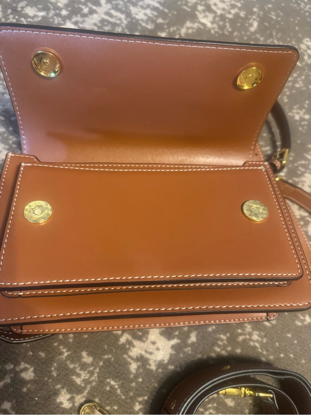 Aallyn Tan Leather Crossbody Bag with Adjustable Strap brand new without tags - Picture 2 of 6